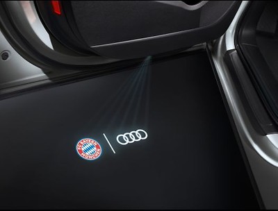 Einstiegs-LED Logo FC Bayern München und Audi Ringe für Fahrzeuge mit LED-Einstiegsleuchten (schmaler Stecker) Einstiegs-LED Logo FC Bayern München und Audi Ringe für Fahrzeuge mit LED-Einstiegsleuchten (schmaler Stecker)