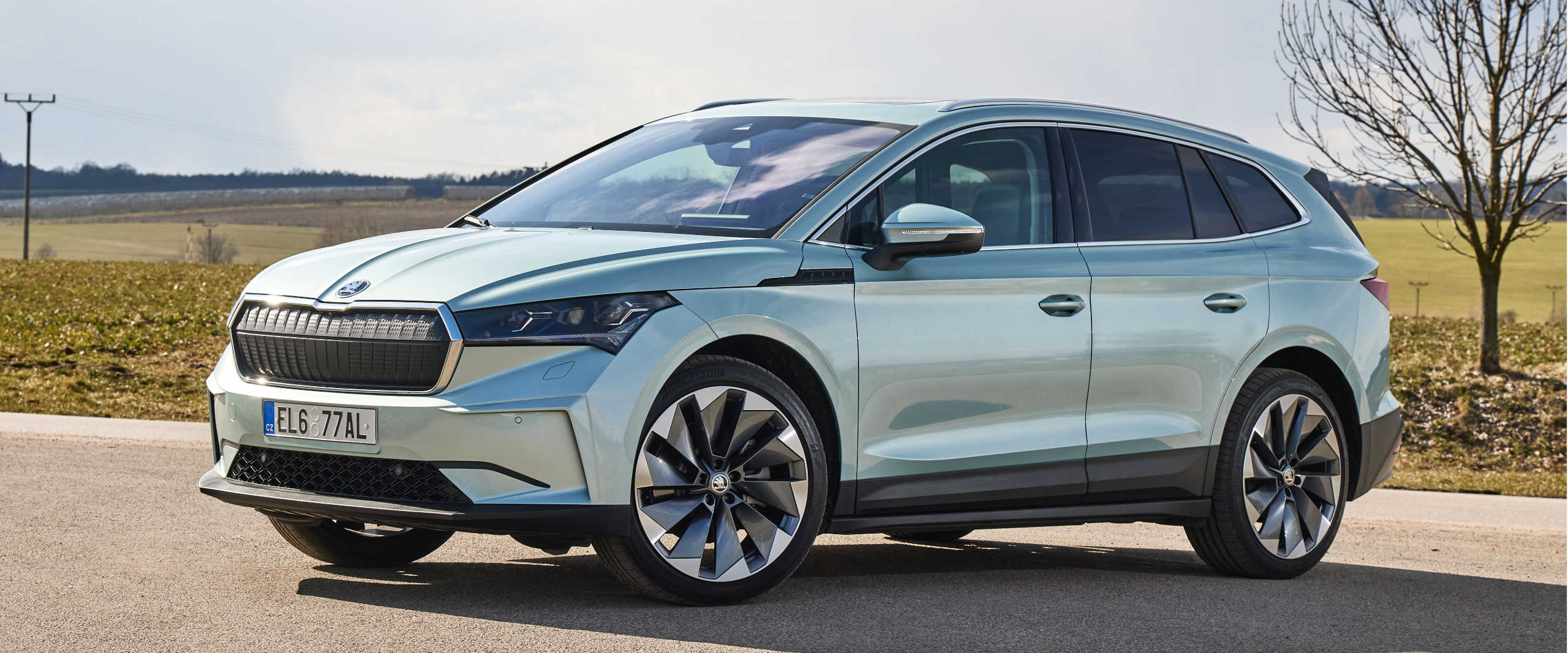 Skoda ENYAQ seitlich Seitenansicht des Skoda ENYAQ