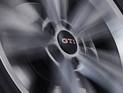 Nabenkappe für LM-Felge dynamisch, mit stehendem Logo im Fahrbetrieb, GTI-Logo Nabenkappe für LM-Felge dynamisch, mit stehendem Logo im Fahrbetrieb, GTI-Logo